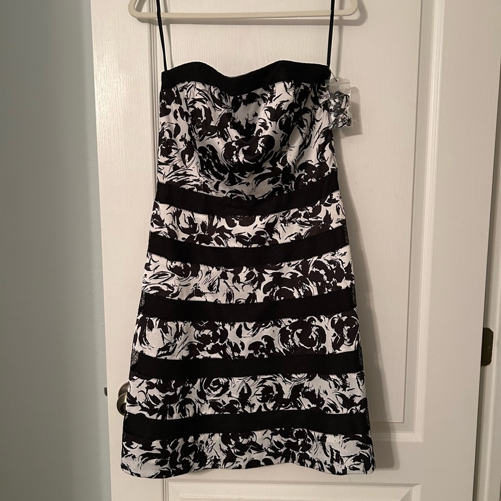 NWOT White House black market strapless Floral Stripe Dress 8